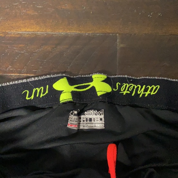 Under Armour running shorts - Picture 3 of 4